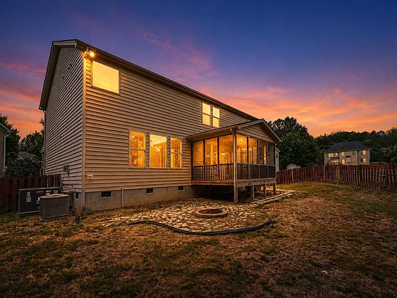 3rd image of 14 Brightfield Ln