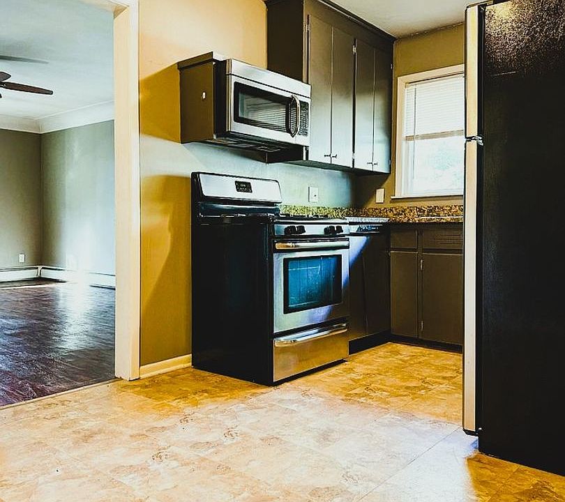 1st image of 349 15th Ave NE #2