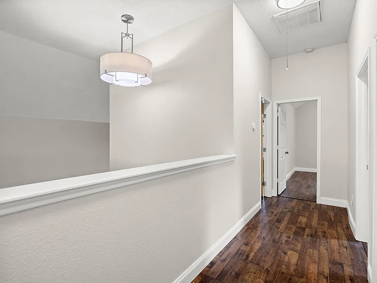 2318 Hillgrove Ct — Photo 35