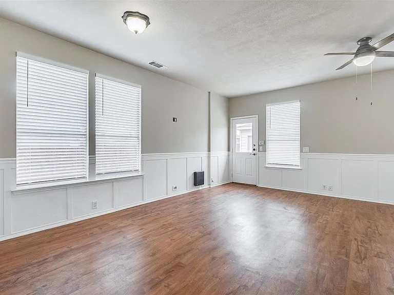 10652 Astor Dr — Photo 7