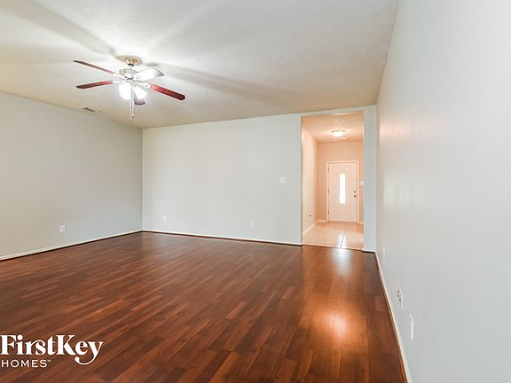 3rd image of 3009 Stonecross Ln