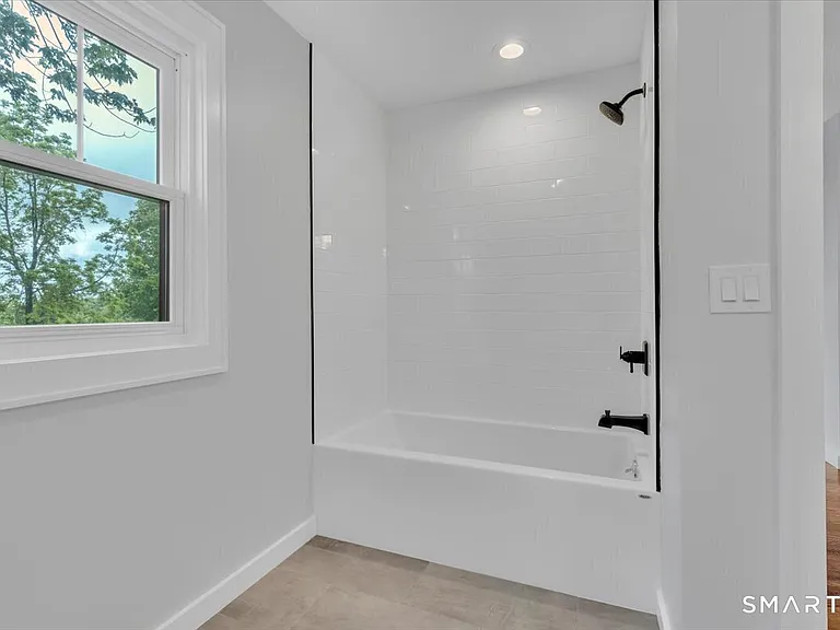 183 Bailey St — Photo 23