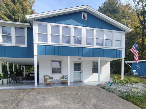 120 Georgetown Drive, Barnstead, NH 03225