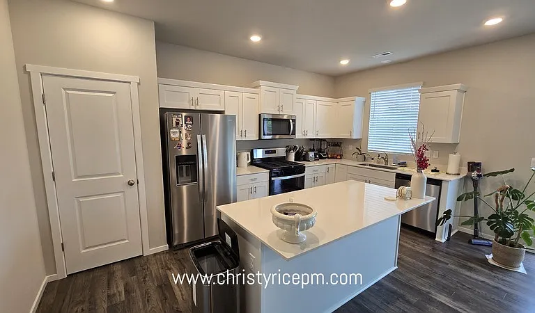 1712 Moran Ave — Photo 5