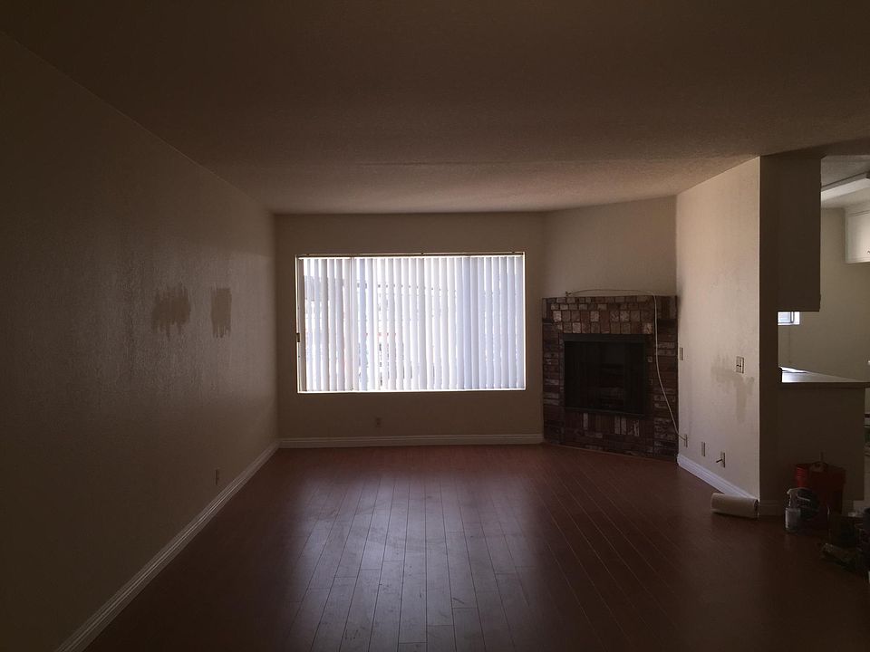 2nd image of 6819 Whitsett Ave #207