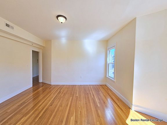 4th image of 247 Walden St #2