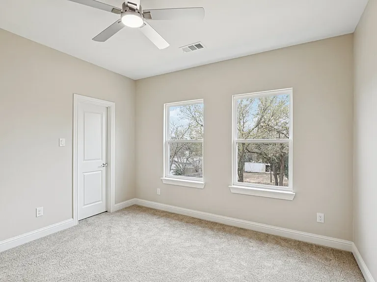 1713 Highland Dr W — Photo 33
