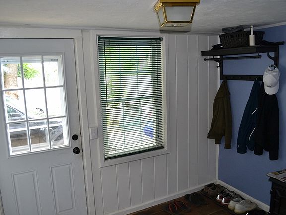 Mudroom Entrance new paint