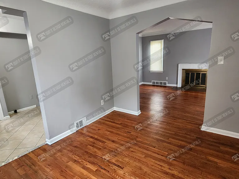 18492 Gilchrist St — Photo 6