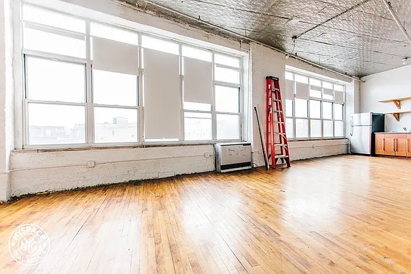 Rented by MySpaceNYC | media 24