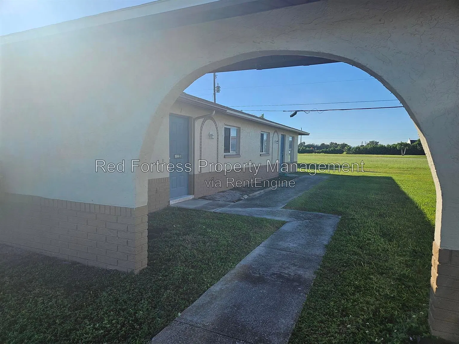 2 bed, 2.0 bath, 900 sqft, $1,300 — Photo 2