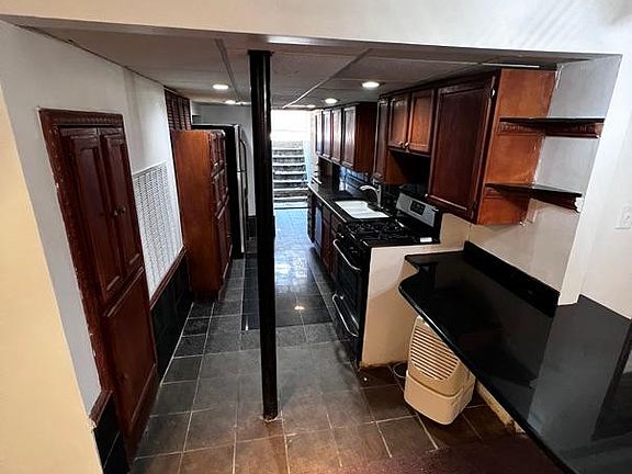 Kitchen (facing backyard)