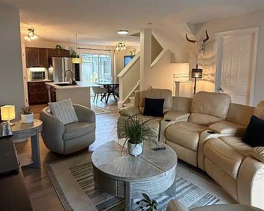 4th image of 102 W Panatella Park NW
