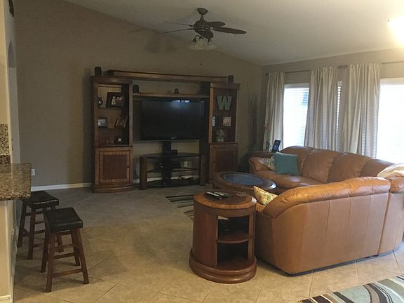 Large LR - Tall Ceilings