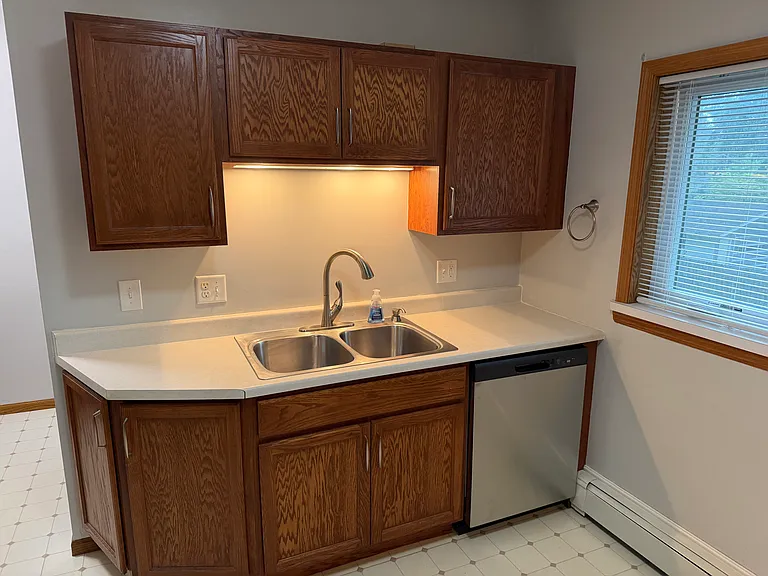 839 Oakland Rd NE #3 — Photo 2