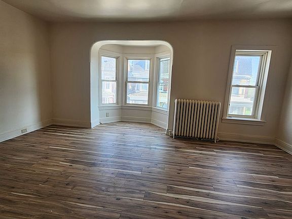 5th image of 529 E Philadelphia St APT 2