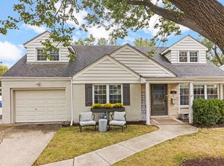 27 Indian Dr, Clarendon Hills, IL 60514