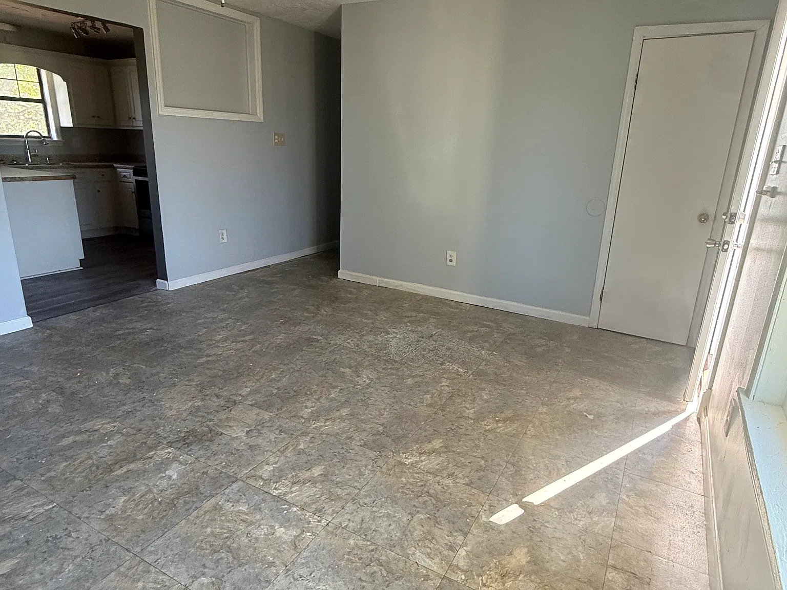 4 bed, 1430 sqft, $1,650 — Photo 3