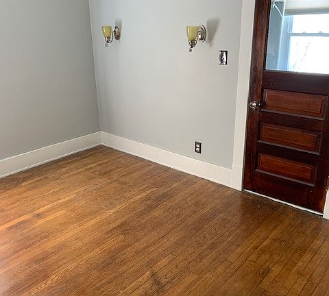 5th image of 1262 Ramona Ave