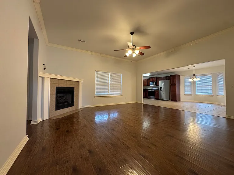 3905 W Amour Dr — Photo 4