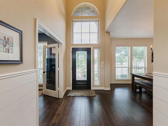 3rd image of 19003 Cove Springs Ct