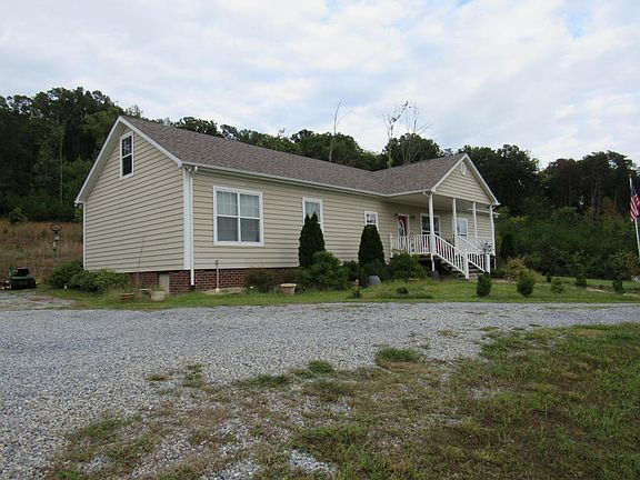 2nd image of 1485 Foxfire Ln