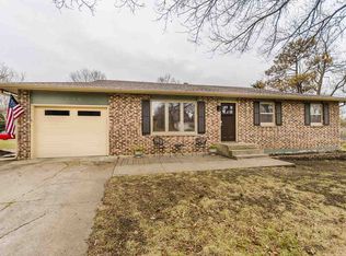 1120 Frontier Ln, Manhattan, KS 66503