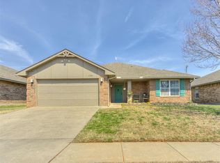 11705 SW 8th St, Yukon, OK 73099