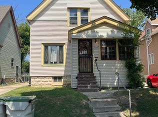 2222 W Finn Pl, Milwaukee, WI 53206