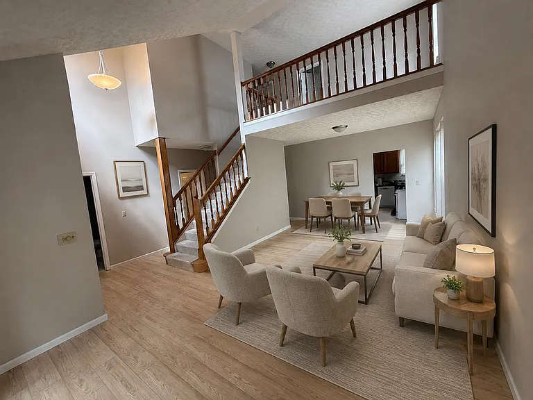 8656 Copperview Dr — Photo 2