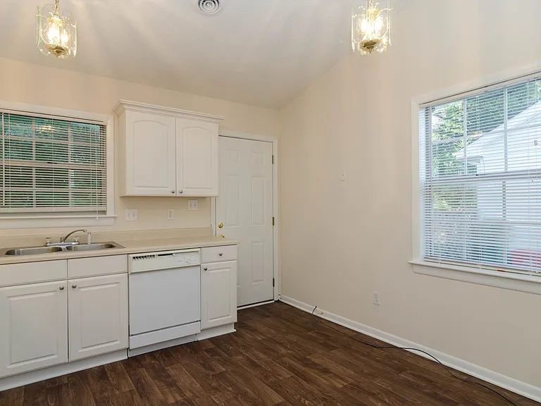 4102 Bear Ct — Photo 6
