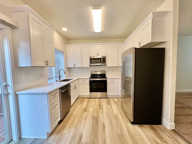 16775 NE Halsey St — Photo 3