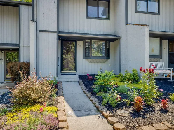 2420 Volunteer Pkwy APT 15, Bristol, TN 37620