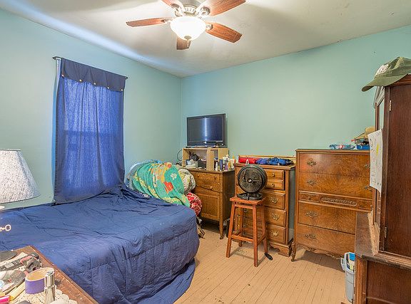 5th image of 8133 Laramie Ave