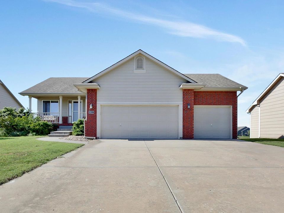 1st image of 611 Country Lane Dr