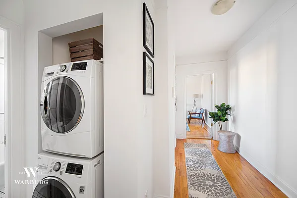 Sold by Warburg | media 4