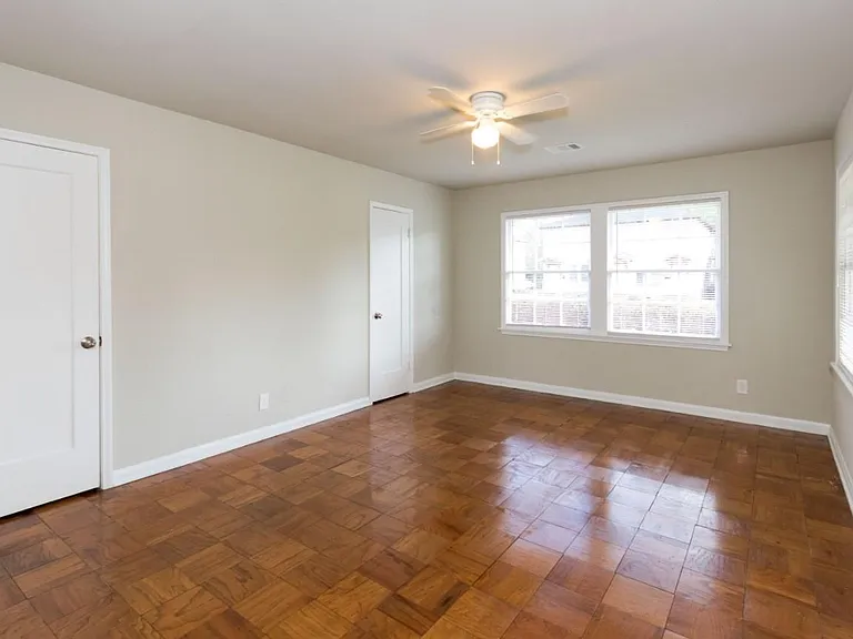 2558 Broadway St — Photo 5
