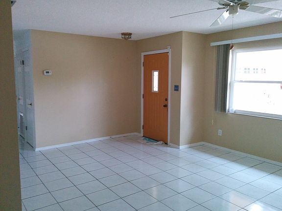 Entrance_Lounge_Sitting Area 1