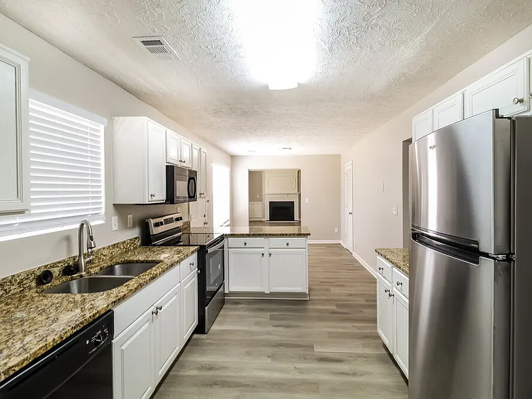6583 Carriage Ln — Photo 6