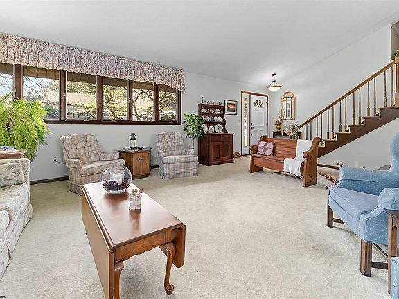 5th image of 173 Poplar Dr