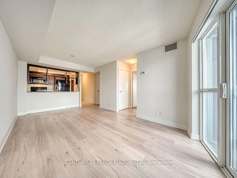 125 Village Green Sq #3105 — Photo 12