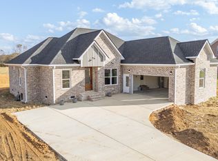 100 Belvedere Cir, Savannah, TN 38372