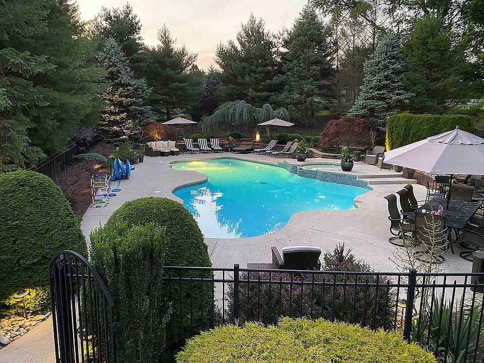 2nd image of 12 Zelkova Dr