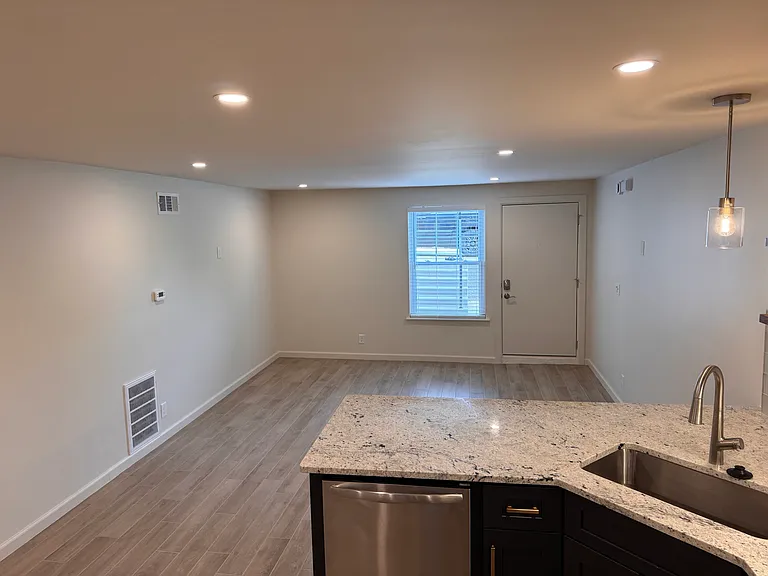 1735 S Cheyenne Ave #E — Photo 5