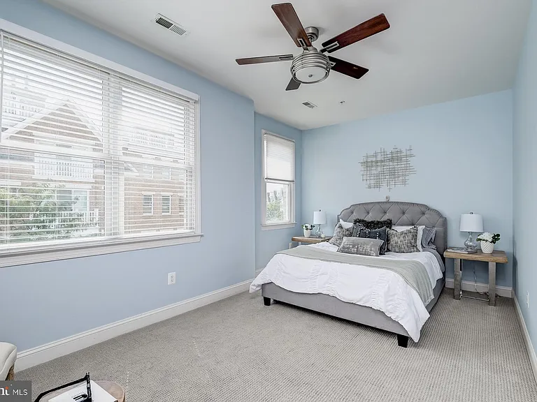 1236 Harbor Island Walk — Photo 25