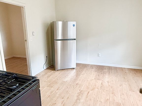 3rd image of 1574 Electric Ave Floor 2
