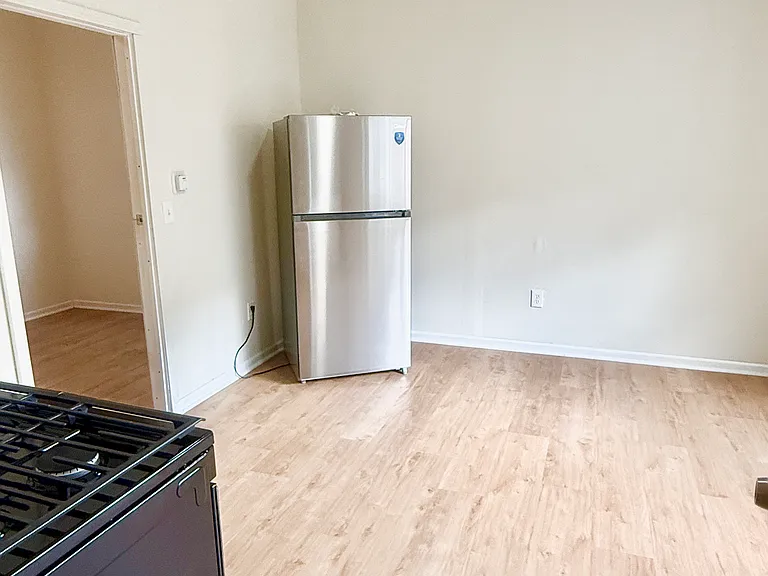 1574 Electric Ave #2 — Photo 3