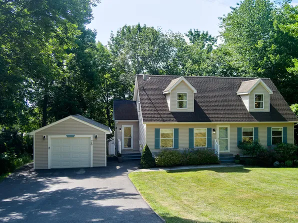 26 Acadia Drive, Rockland, ME 04841