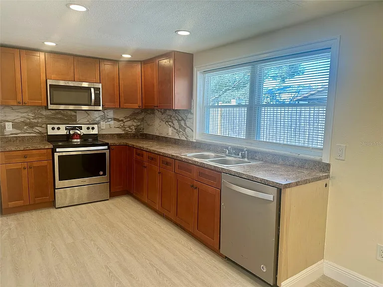 12741 Poppy St — Photo 6