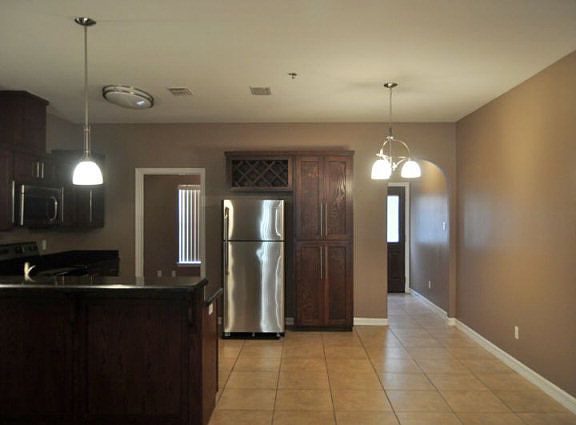 4th image of 1308 W Kiwi Ave